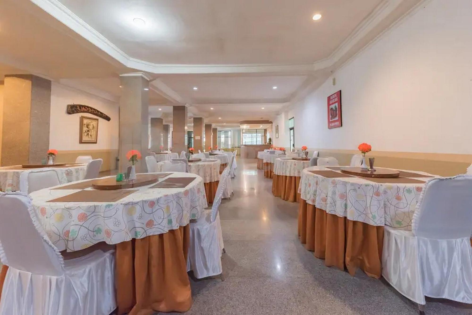 Hotel Ayong Linggarjati Kuningan Mitra Reddoorz Екстериор снимка