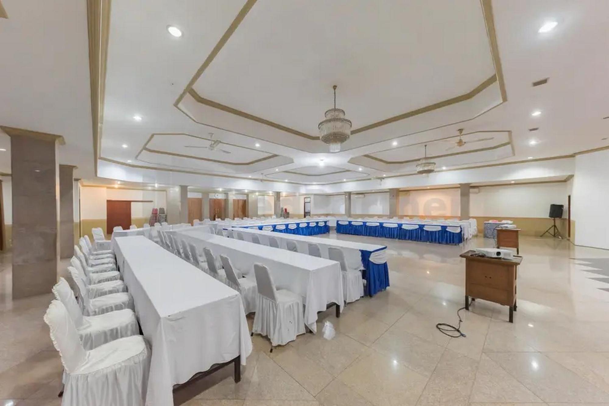 Hotel Ayong Linggarjati Kuningan Mitra Reddoorz Екстериор снимка