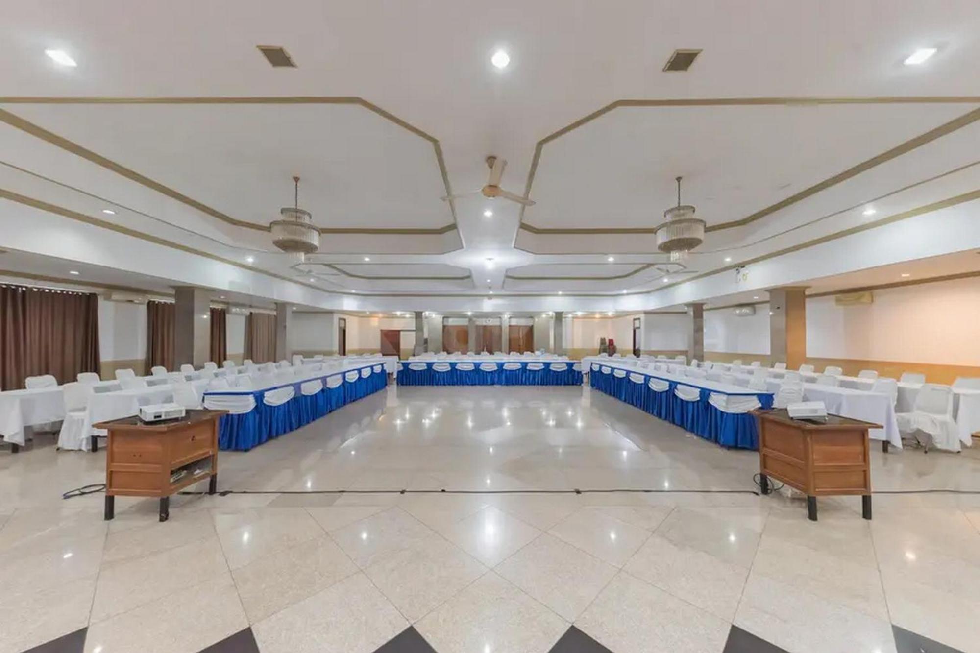Hotel Ayong Linggarjati Kuningan Mitra Reddoorz Екстериор снимка