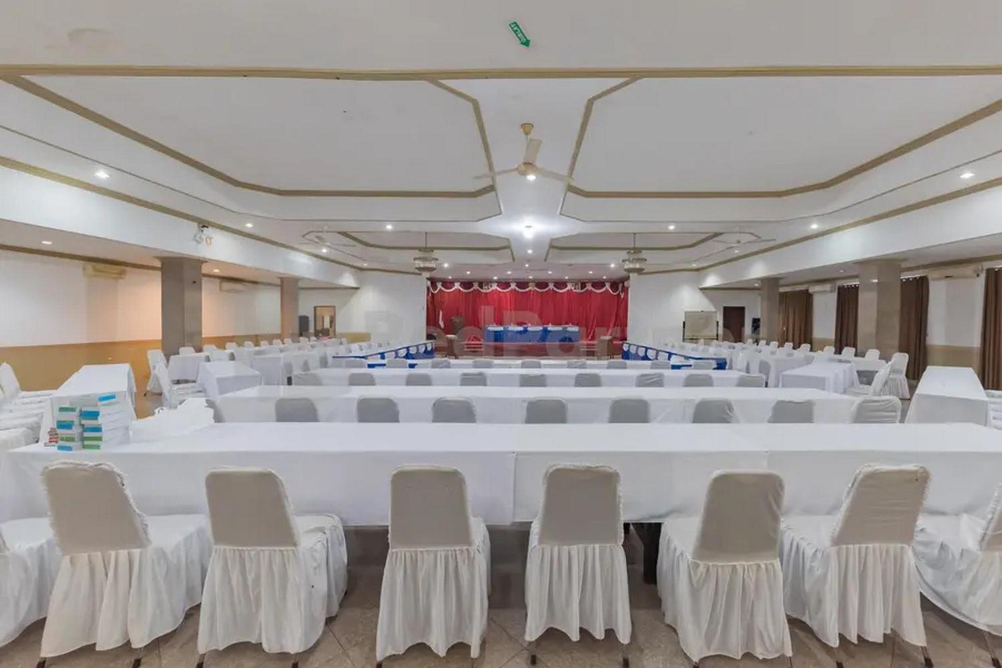 Hotel Ayong Linggarjati Kuningan Mitra Reddoorz Екстериор снимка