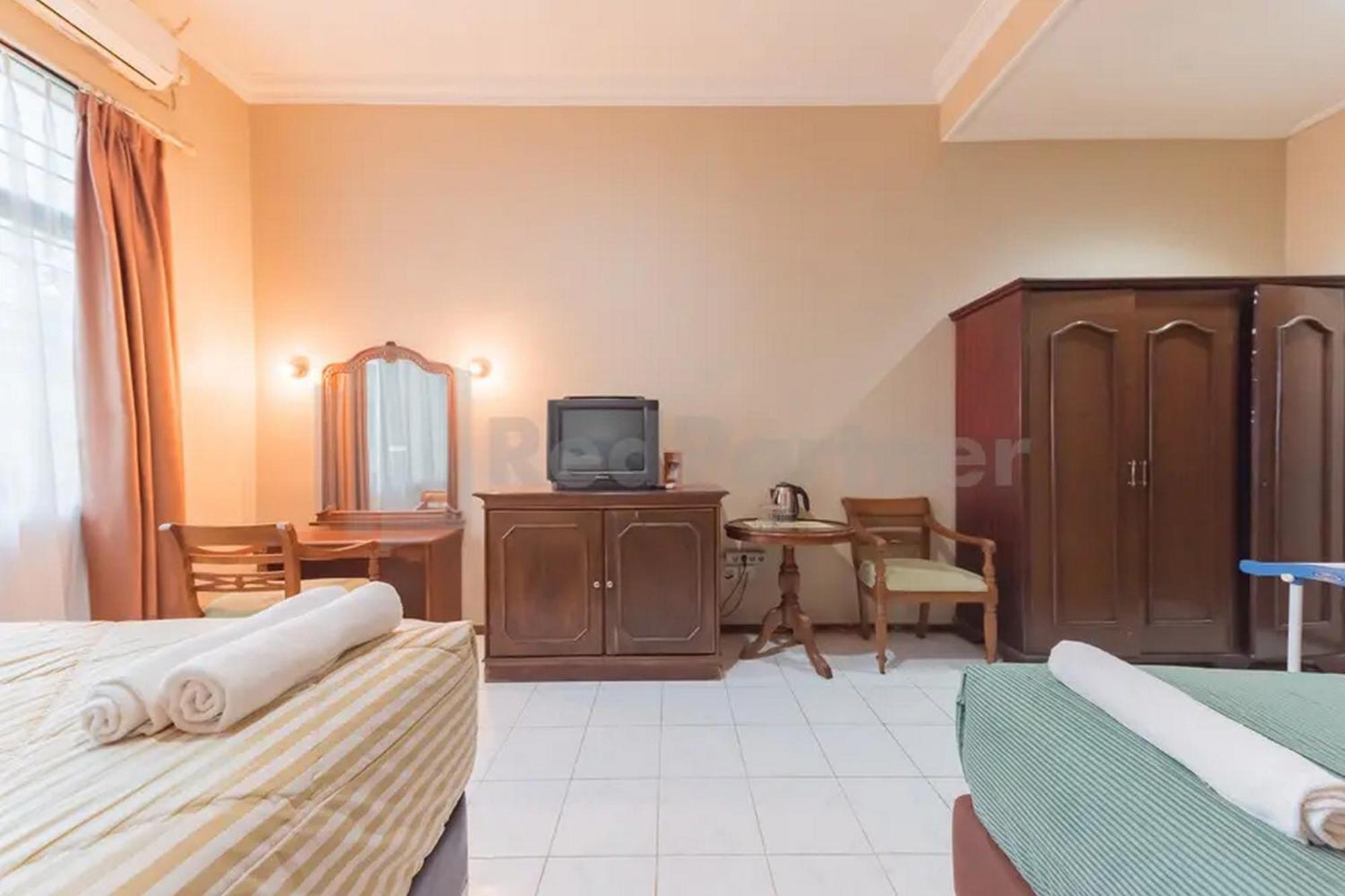 Hotel Ayong Linggarjati Kuningan Mitra Reddoorz Екстериор снимка