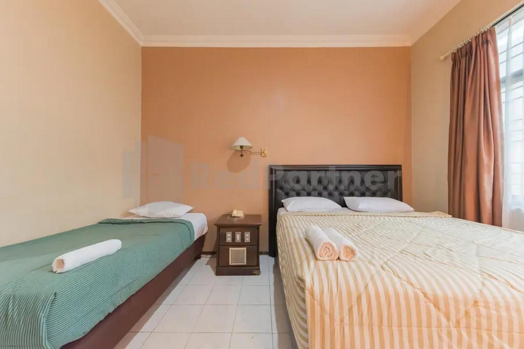 Hotel Ayong Linggarjati Kuningan Mitra Reddoorz Екстериор снимка
